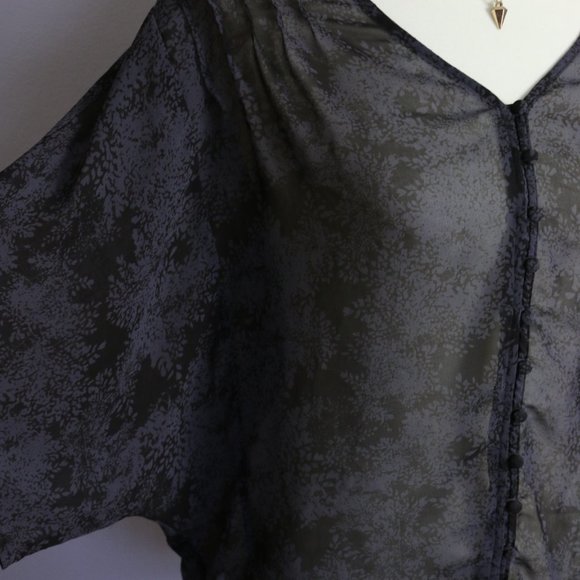 Kimchi & Blue Tank Top Blouse Shirt Urban Outfitters Sheer Flowy Light M - Picture 2 of 8